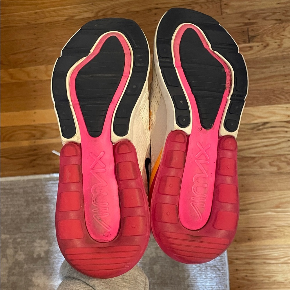 Nike Women's Air Max 270 - Picture 7 of 7